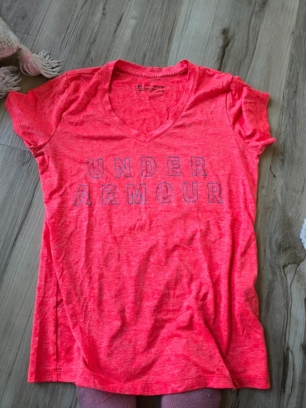 Under Armour Women's Tech Graphic HeatGear V-Neck Tee - Size Small - Orange